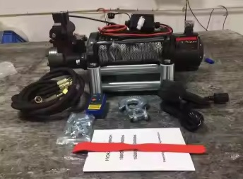 Hydraulivinssi 4536kg kauko-ohjaimella